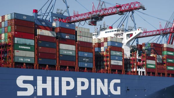 Top Reasons to Invest in Pre-Owned Shipping Containers in the UK